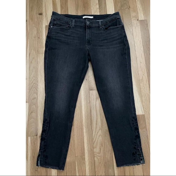 LEVI’S 711 Skinny Ankle Black -Washed Floral Embroidery Raw Hem Jeans - Picture 4 of 15